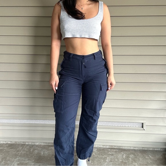 Aritzia Supply Cargo Pant in GD Admiral - Picture 6 of 8